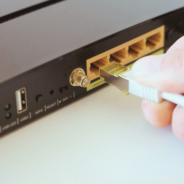 Czym różni się modem od routera?